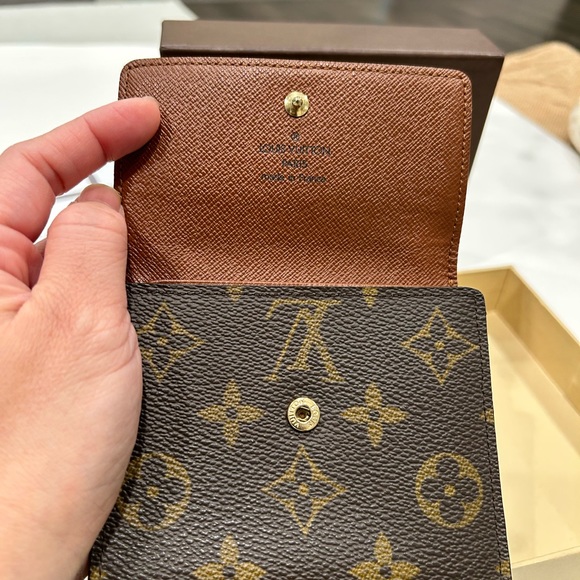 Authentic Louis Vuitton Bifold wallet - Picture 4 of 10